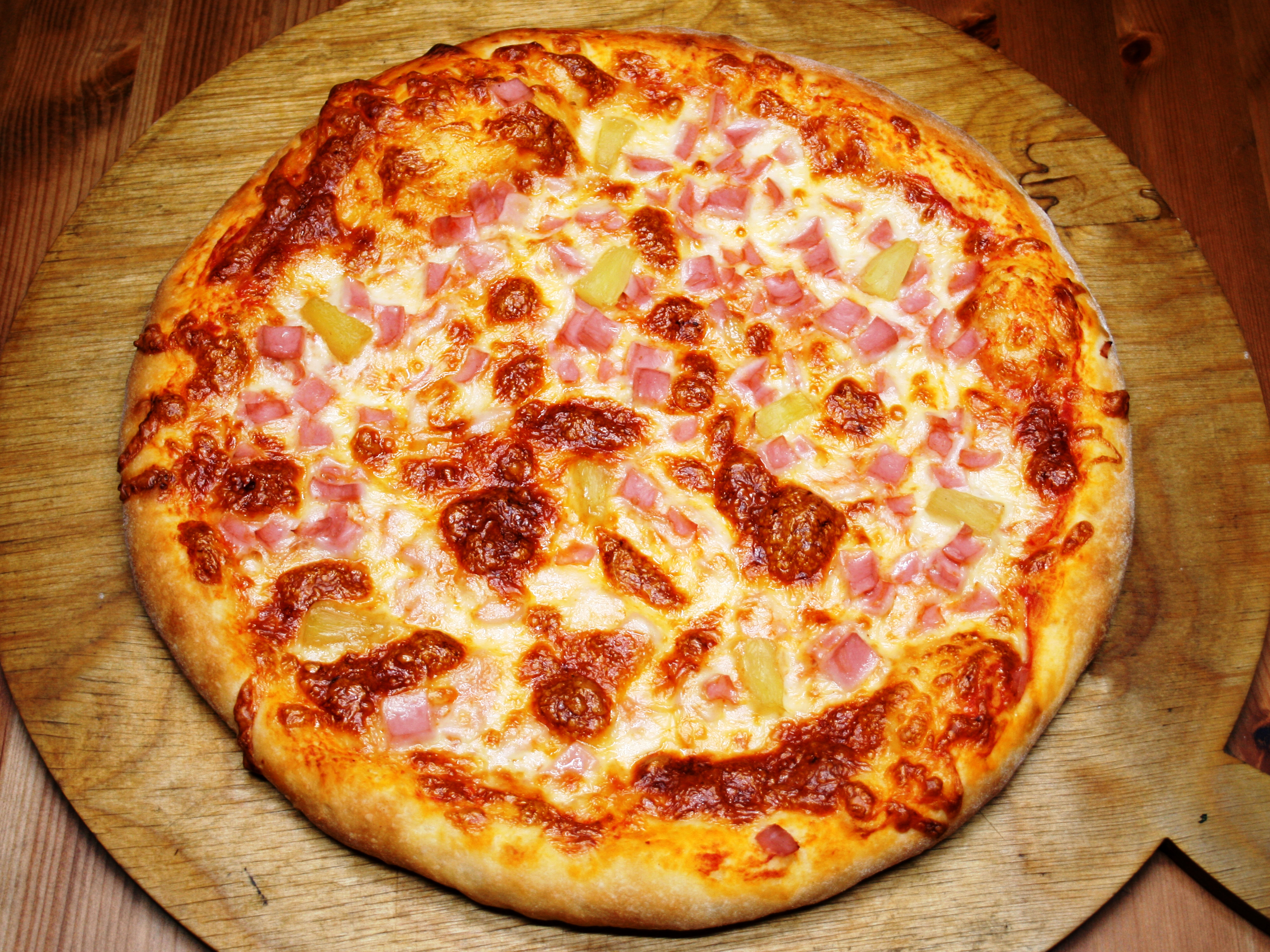 Алло пицца марьино. Пицца 33 см. Пицца с ананасами. Гавайская пицца. Пицца из тандыра.